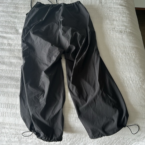 Princess Polly Petite Gray Parachute Pants - Picture 5 of 5